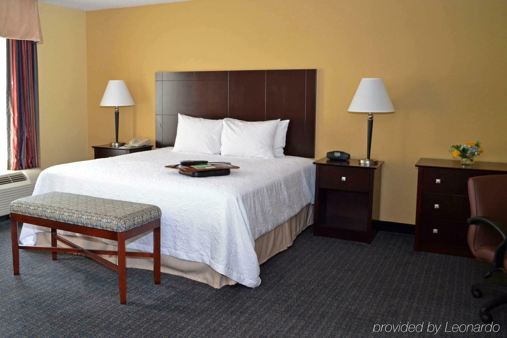 Hampton Inn Рок-Хилл Экстерьер фото
